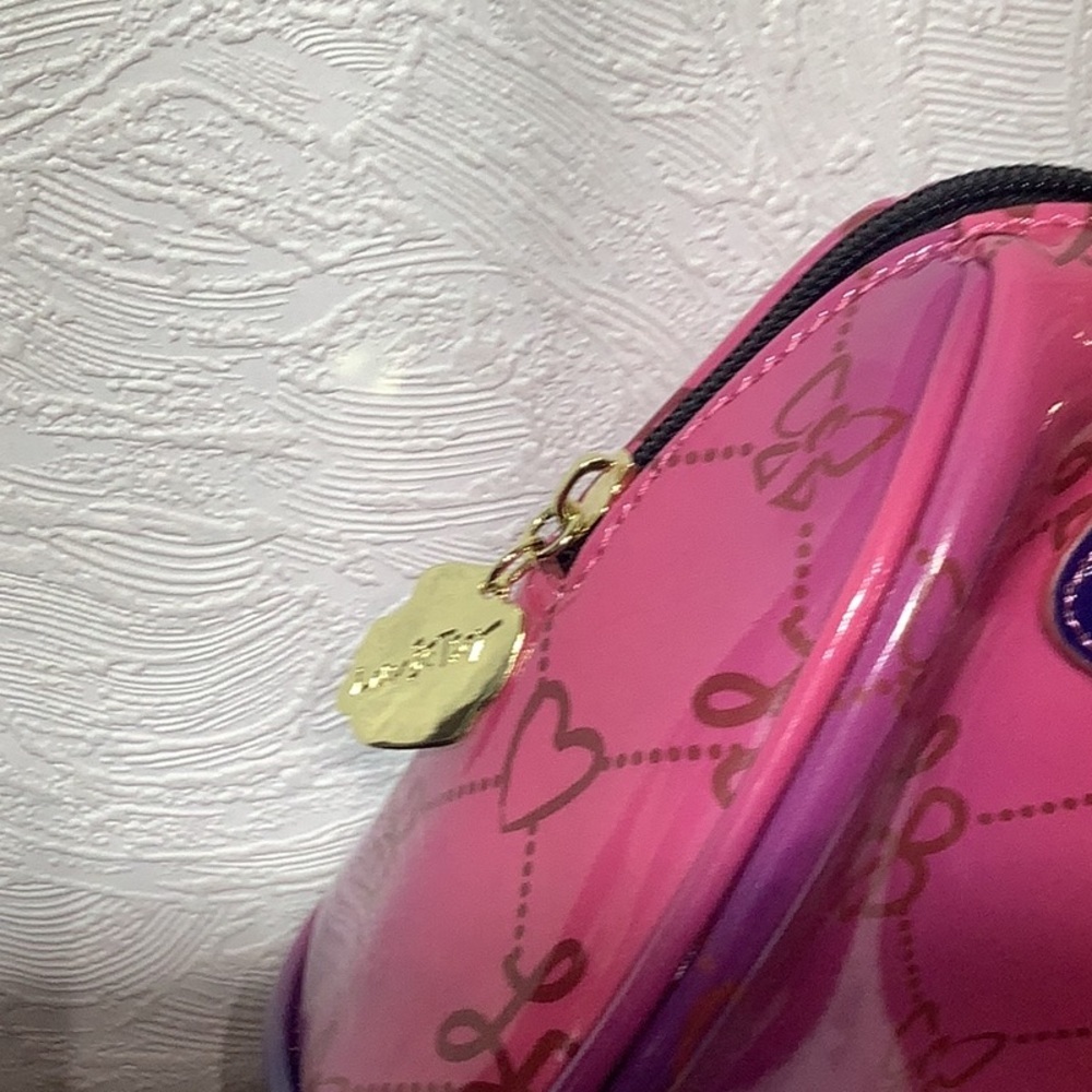 Betsey Johnson NEW - Mini barrel bag - ombre fuchsia - carry in hand or w/ strap - Picture 6 of 14